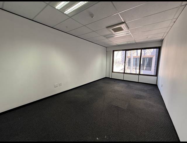 224M² OFFICE TO LET IN PARKTOWN